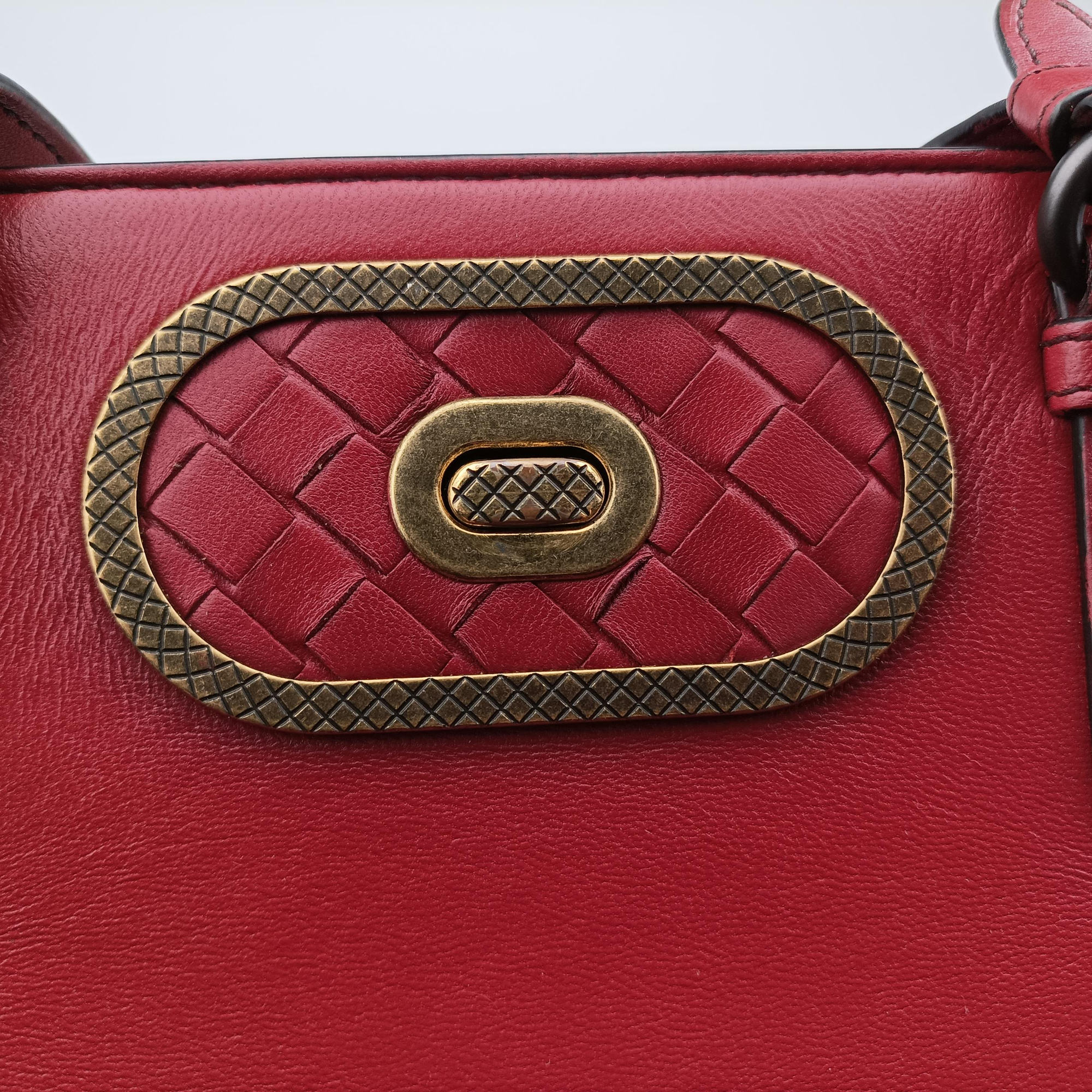 Pre-owned Bottega Veneta Intrecciato Ellitica Red lambskin  shoulderbag | stylenewstar