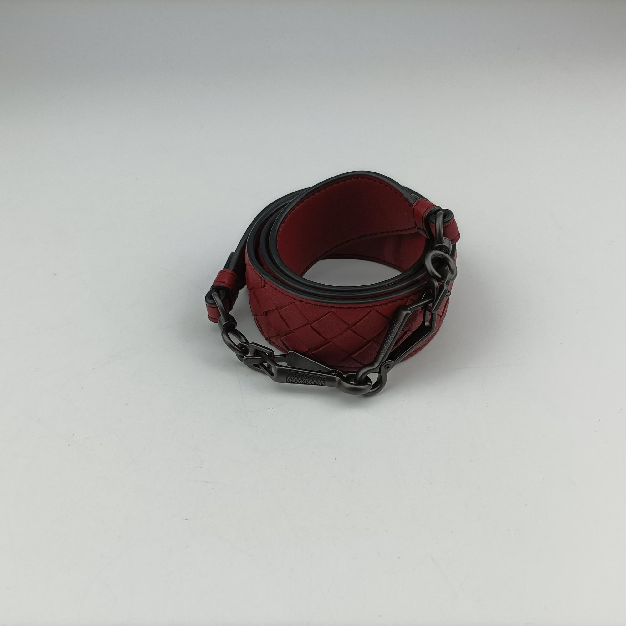 Pre-owned Bottega Veneta Intrecciato Ellitica Red lambskin  shoulderbag | stylenewstar