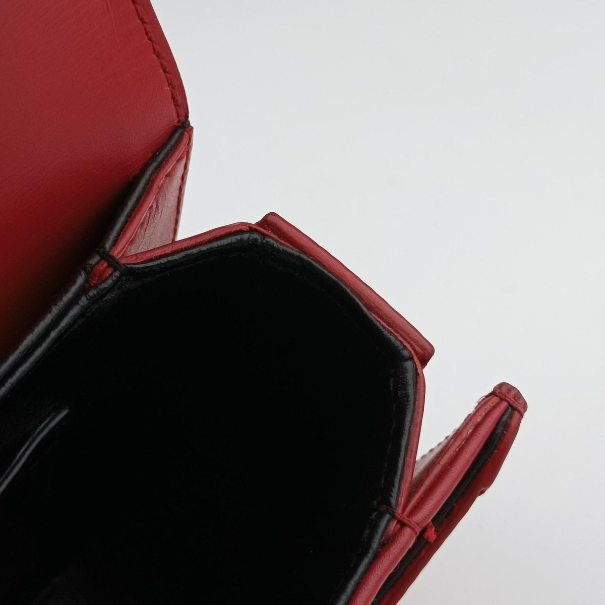 Pre-owned Yves Saint Laurent Solferino Red Leather 634306 shoulderbag | stylenewstar