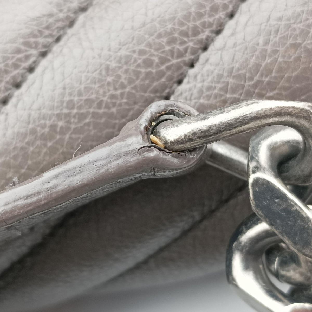 Pre-owned Yves Saint Laurent COLLEGE Grey Leather 428056 shoulderbag | stylenewstar