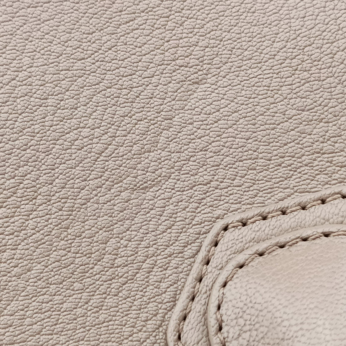 Pre-owned Givenchy Antigona Beige Leather  shoulderbag | stylenewstar