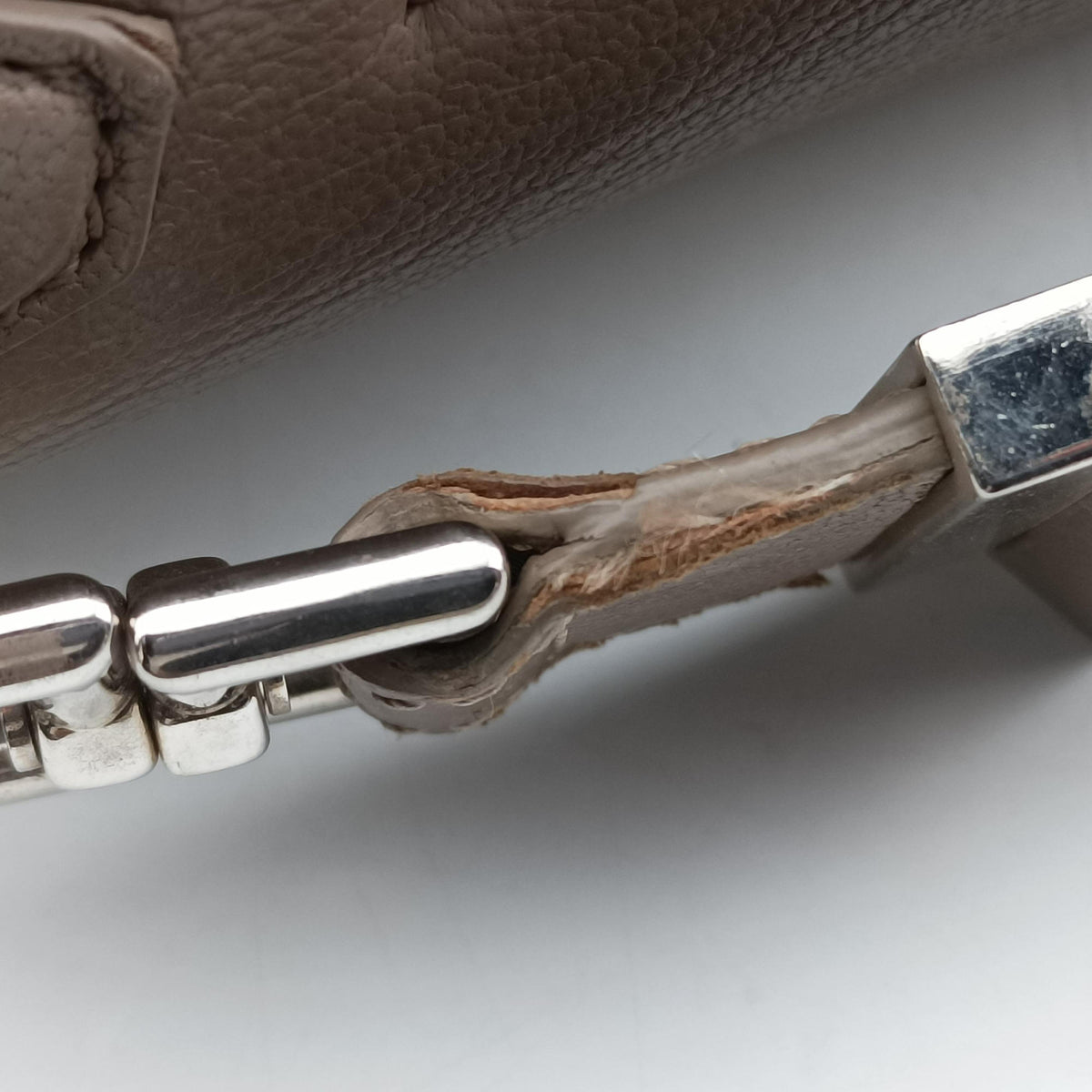 Pre-owned Givenchy Antigona Beige Leather  shoulderbag | stylenewstar