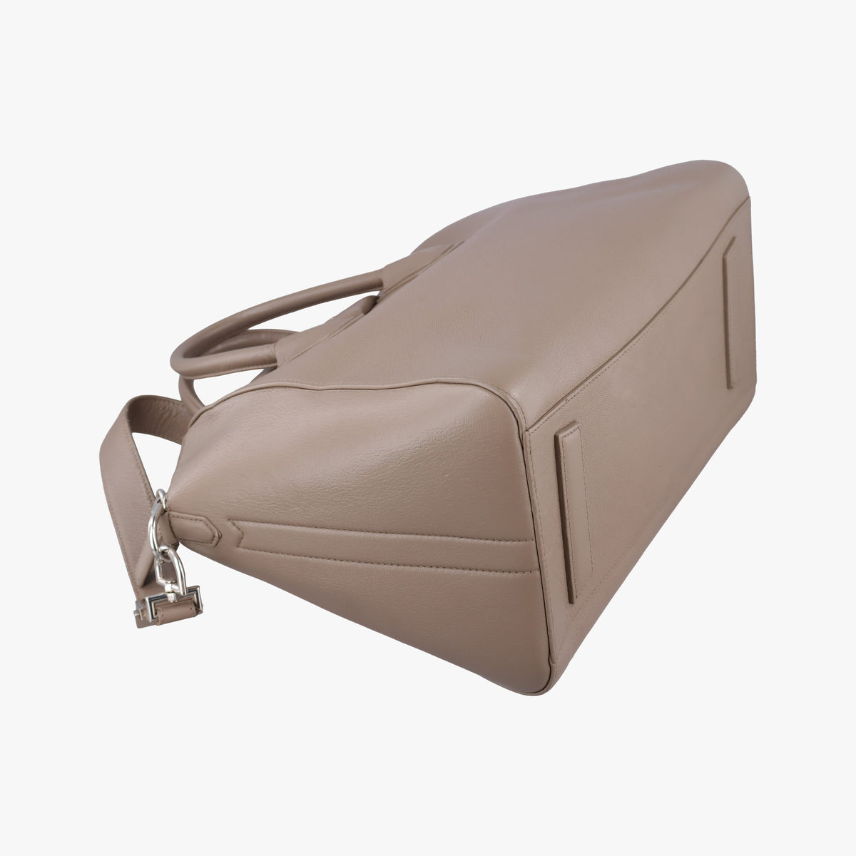 Pre-owned Givenchy Antigona Beige Leather  shoulderbag | stylenewstar
