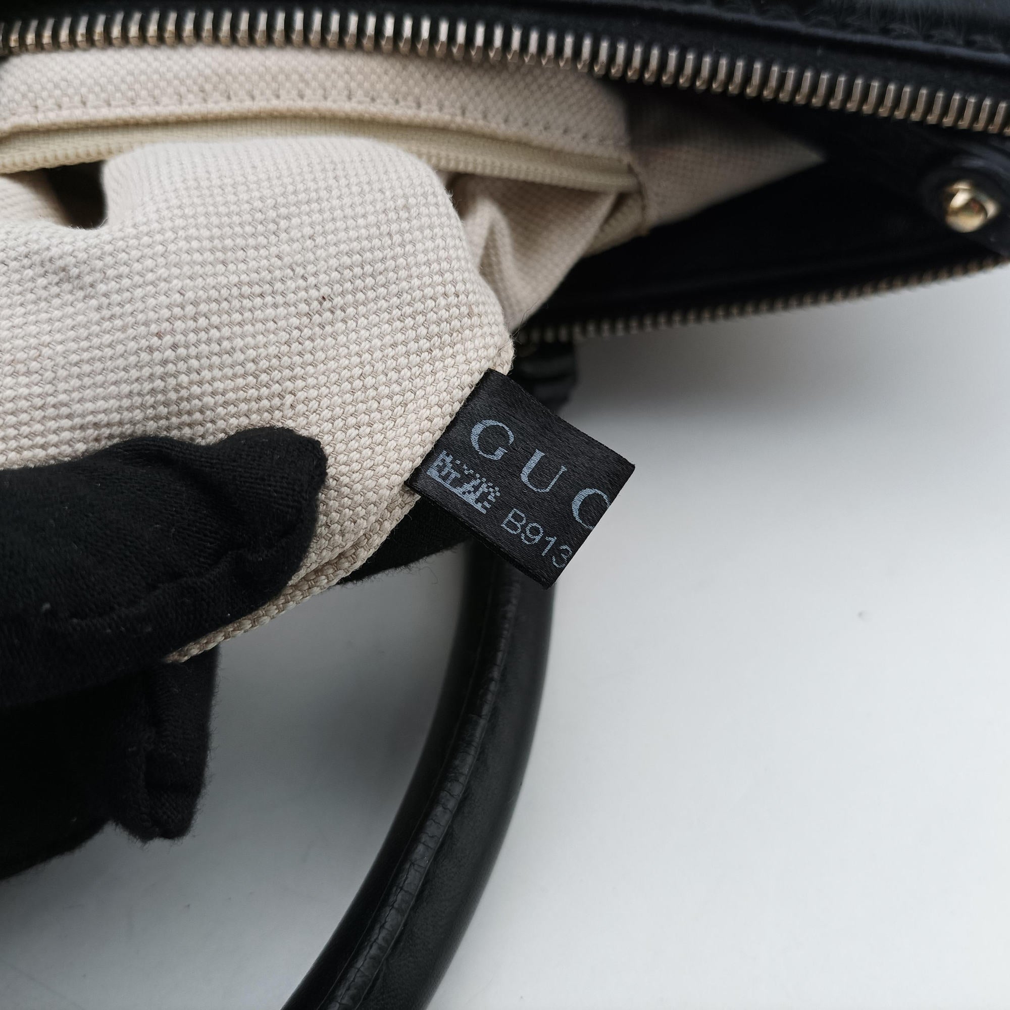 Pre-owned Gucci Sukey Diamante Beige×Black Canvas×Leather 247902 handbag | stylenewstar