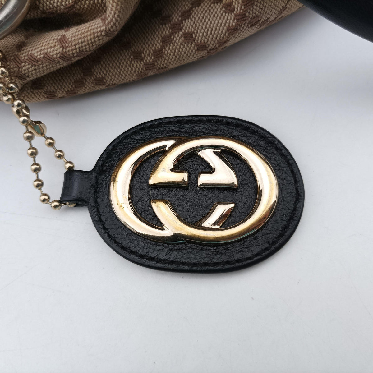 Pre-owned Gucci Sukey Diamante Beige×Black Canvas×Leather 247902 handbag | stylenewstar