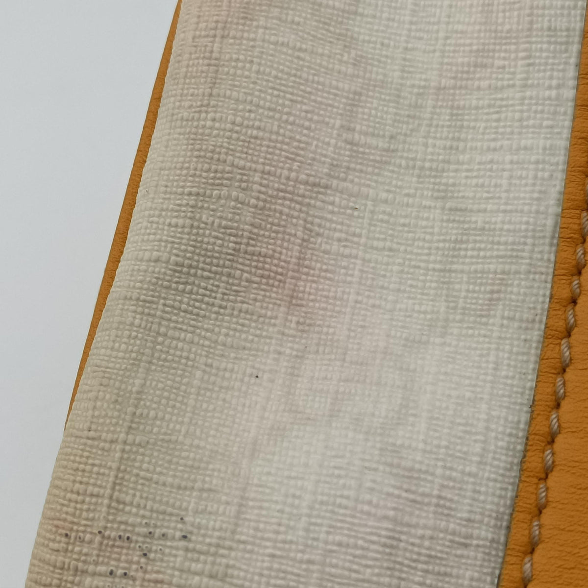 Pre-owned Gucci GG Plus GG Supreme Yellow×White PVC coated canvas 193604 handbag | stylenewstar