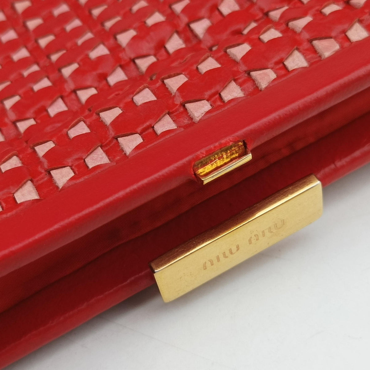 Secondhand Miu Miu Frame Red Patent Leather  shoulderbag | stylenewstar