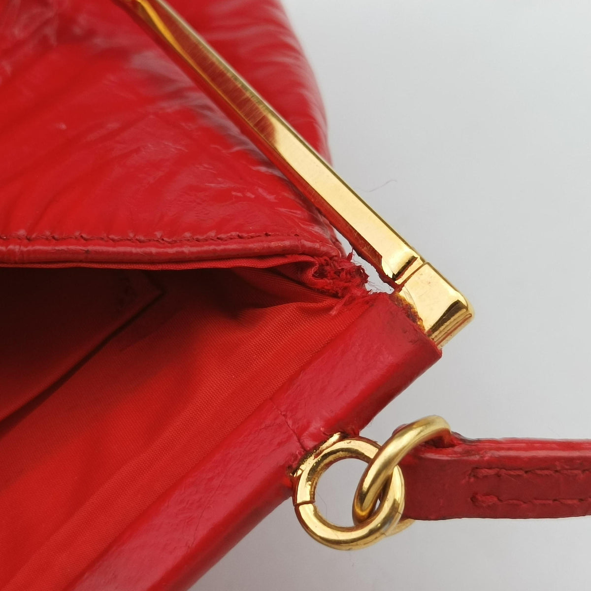 Secondhand Miu Miu Frame Red Patent Leather  shoulderbag | stylenewstar