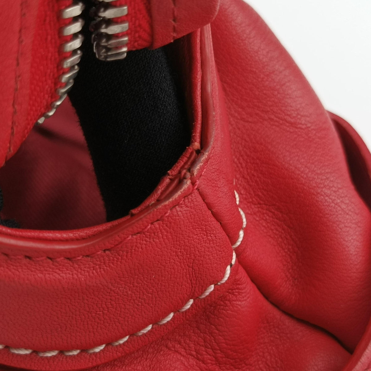Pre-owned Ferragamo Marissa Red leather  handbag | stylenewstar