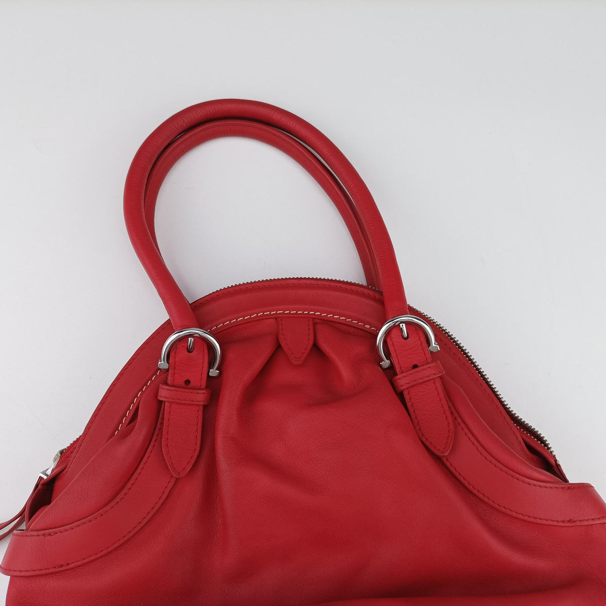 Pre-owned Ferragamo Marissa Red leather  handbag | stylenewstar