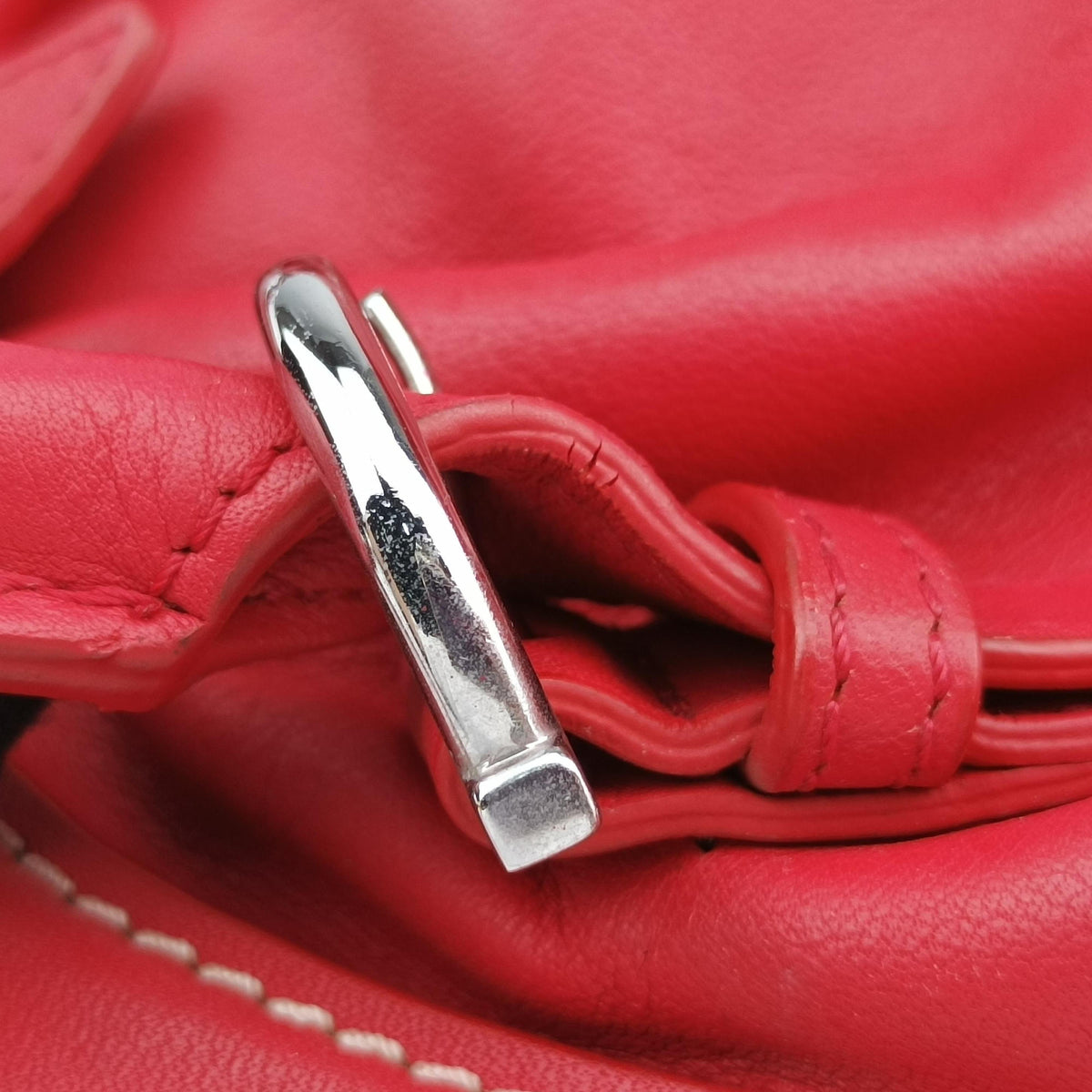 Pre-owned Ferragamo Marissa Red leather  handbag | stylenewstar