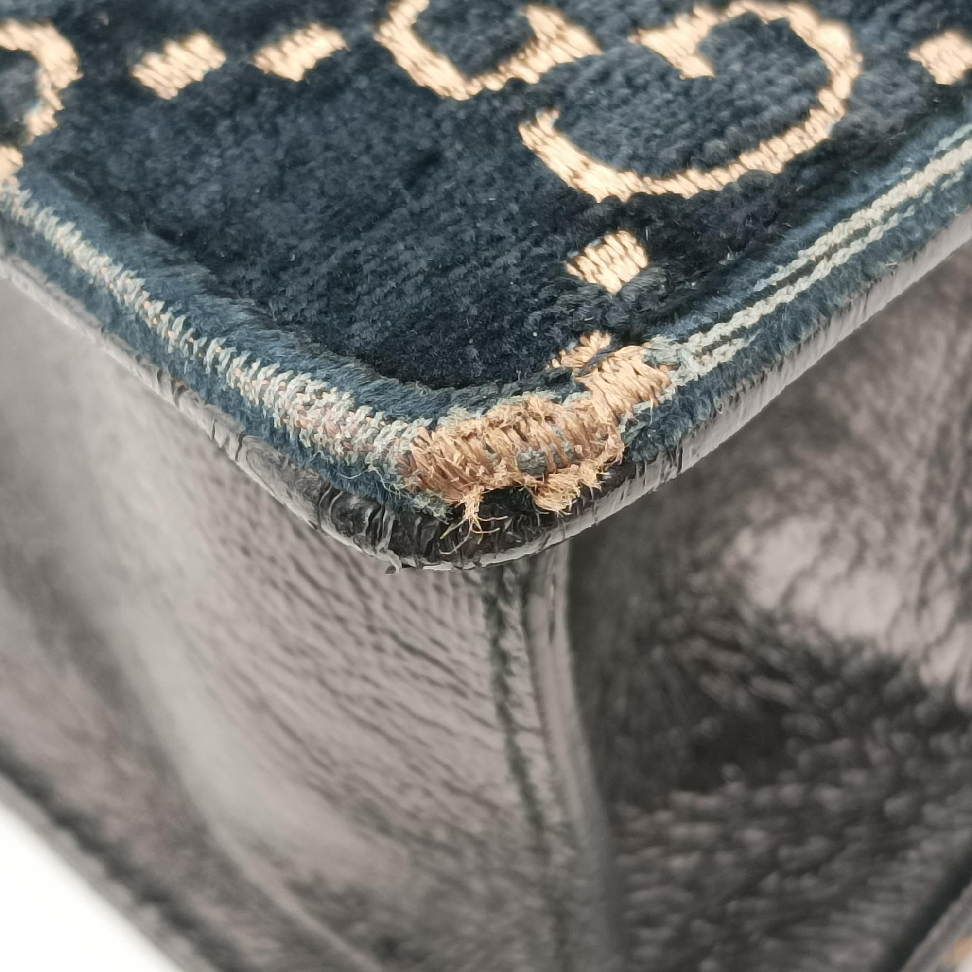 Pre-owned Gucci Dionysus Navy velour 499623 shoulderbag | stylenewstar