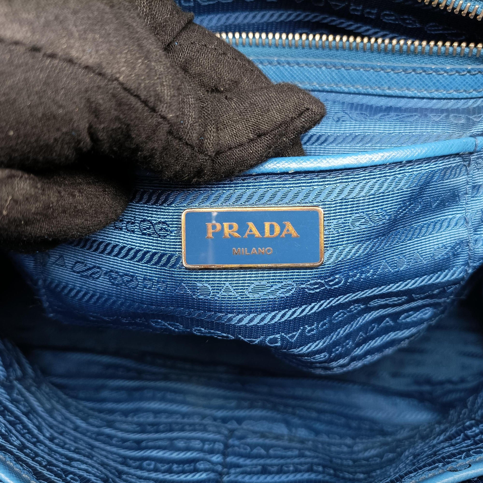 Vintage Prada Galleria Blue SAFFIANO Leather BN1786 handbag | stylenewstar