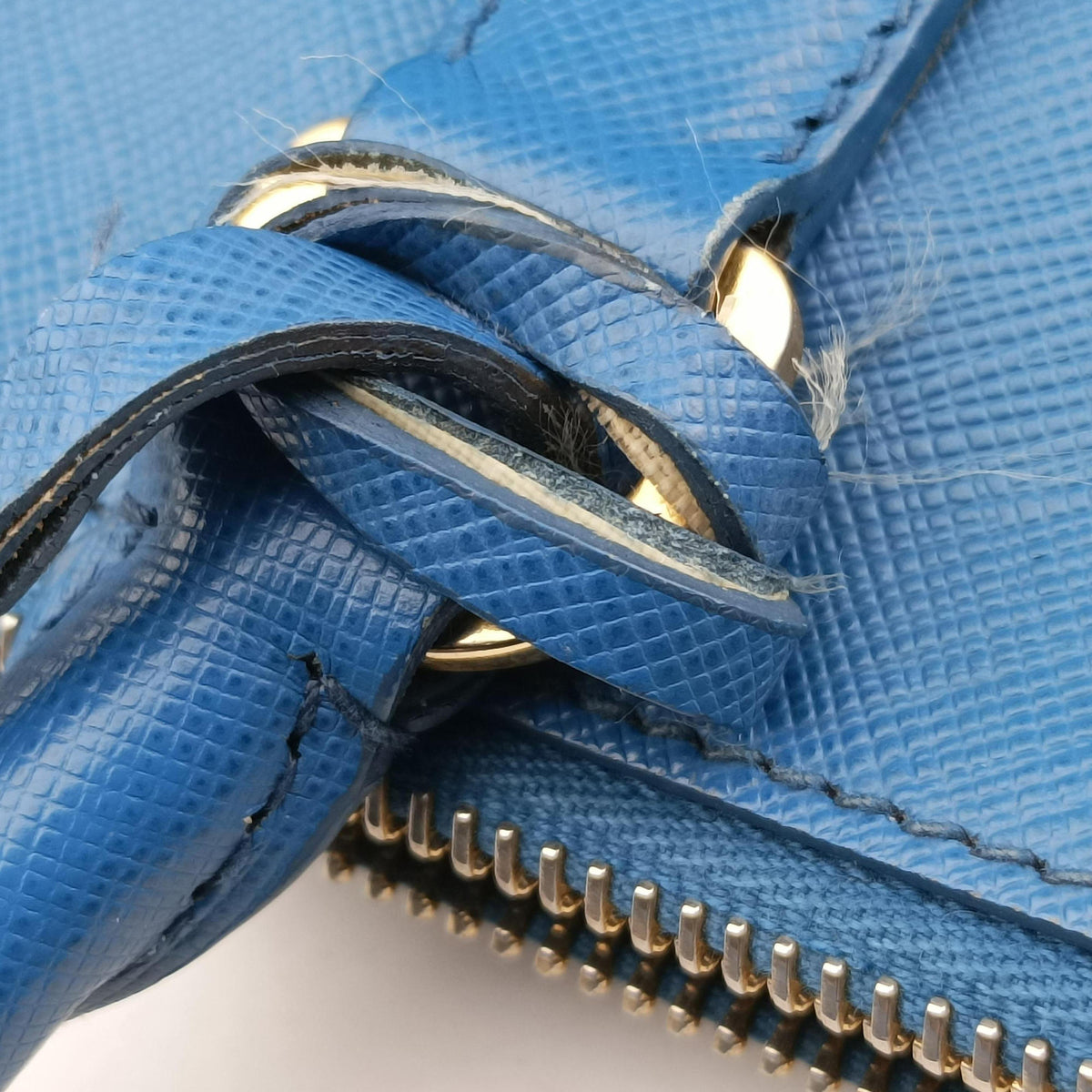 Vintage Prada Galleria Blue SAFFIANO Leather BN1786 handbag | stylenewstar