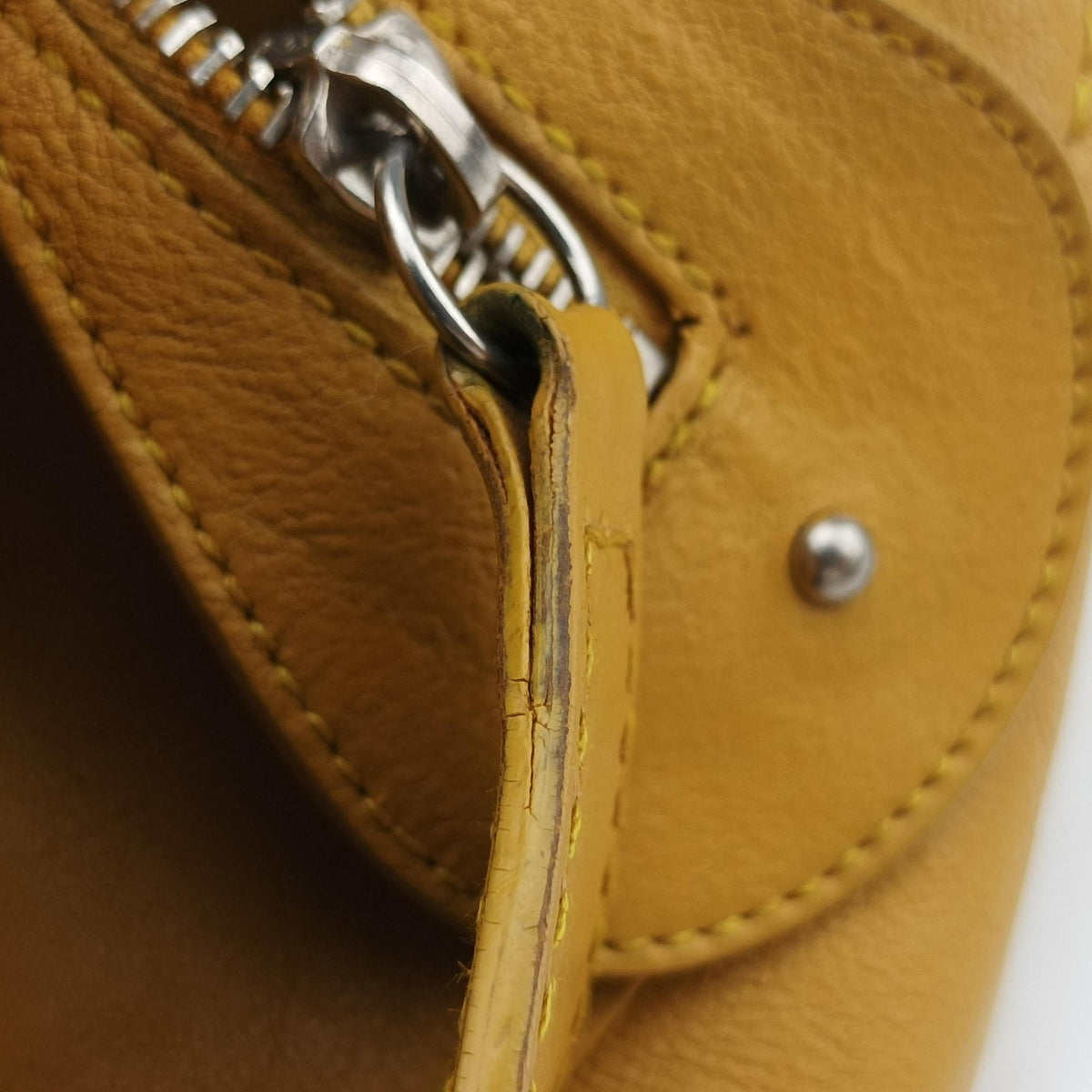 Pre-owned Christian Dior Detective Yellow leather  handbag | stylenewstar