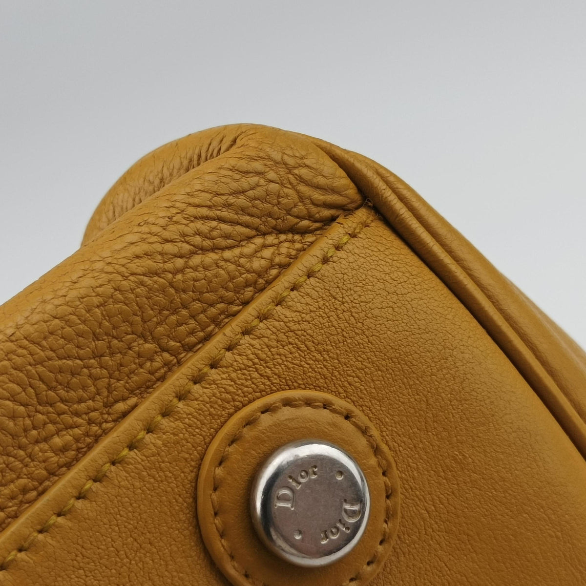 Pre-owned Christian Dior Detective Yellow leather  handbag | stylenewstar