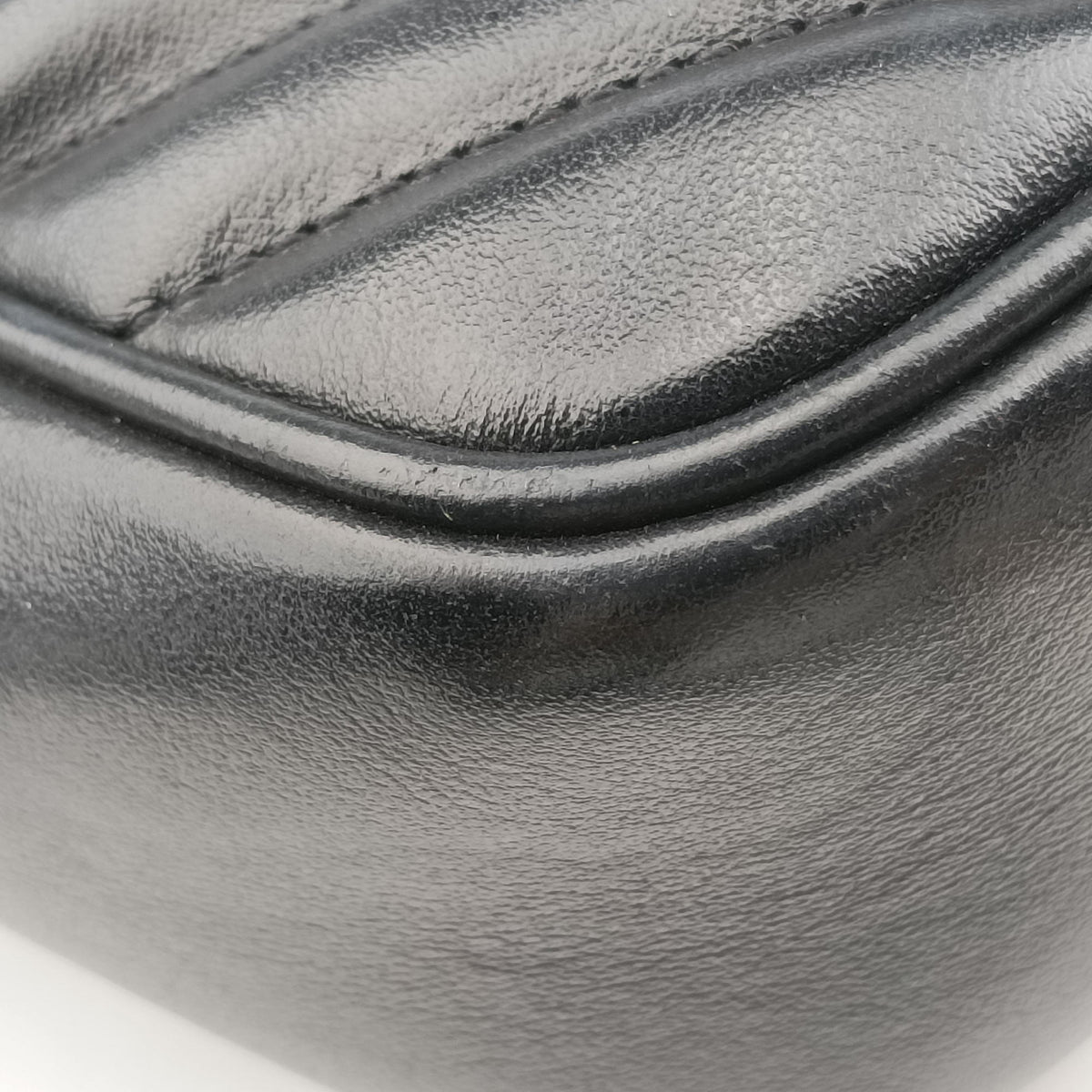 Secondhand Yves Saint Laurent LOU camera Black Leather 574494 shoulderbag | stylenewstar