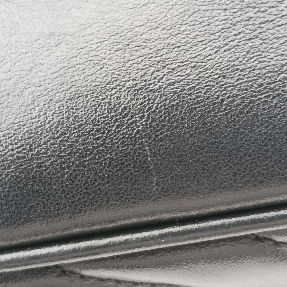 Secondhand Yves Saint Laurent LOU camera Black Leather 574494 shoulderbag | stylenewstar