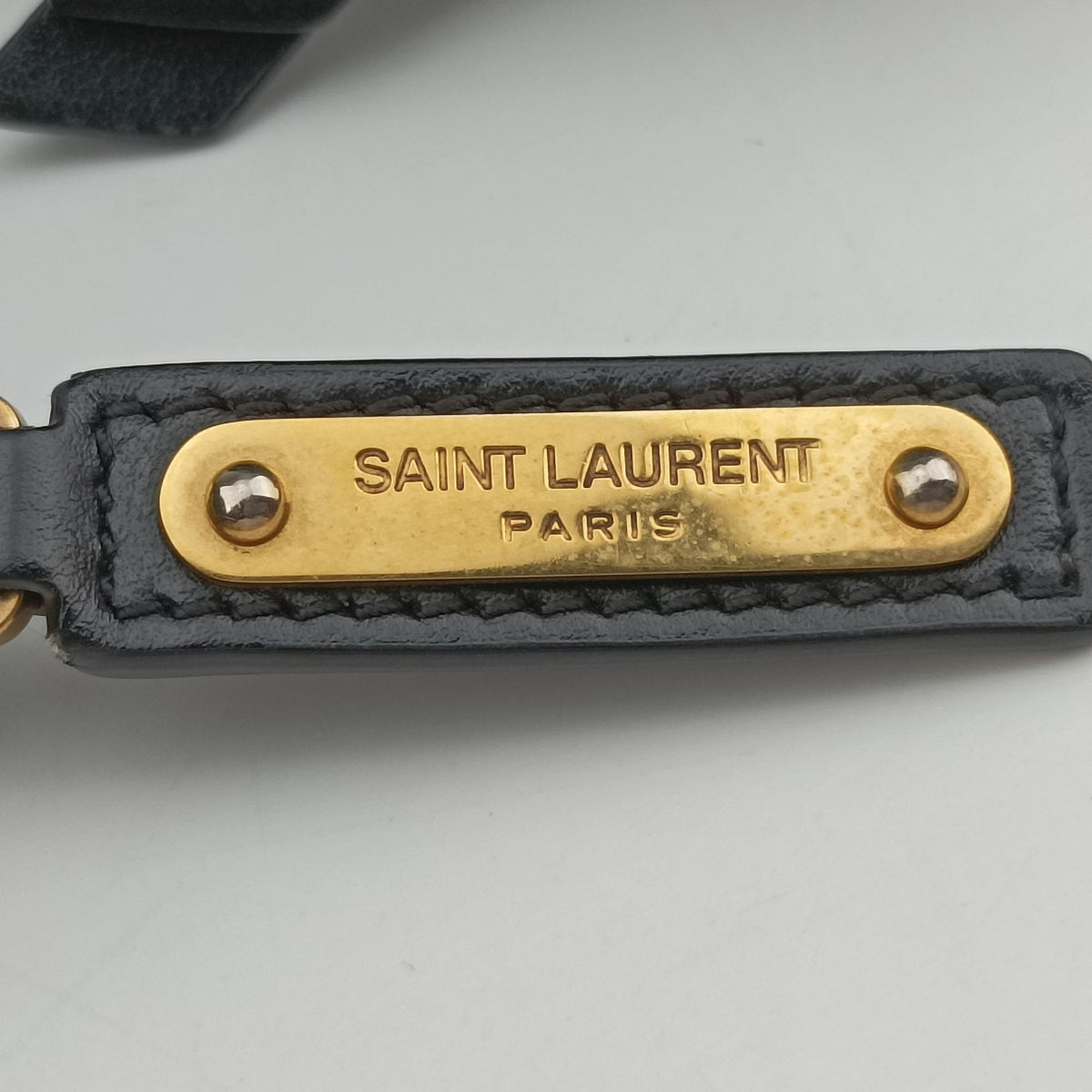 Secondhand Yves Saint Laurent LOU camera Black Leather 574494 shoulderbag | stylenewstar