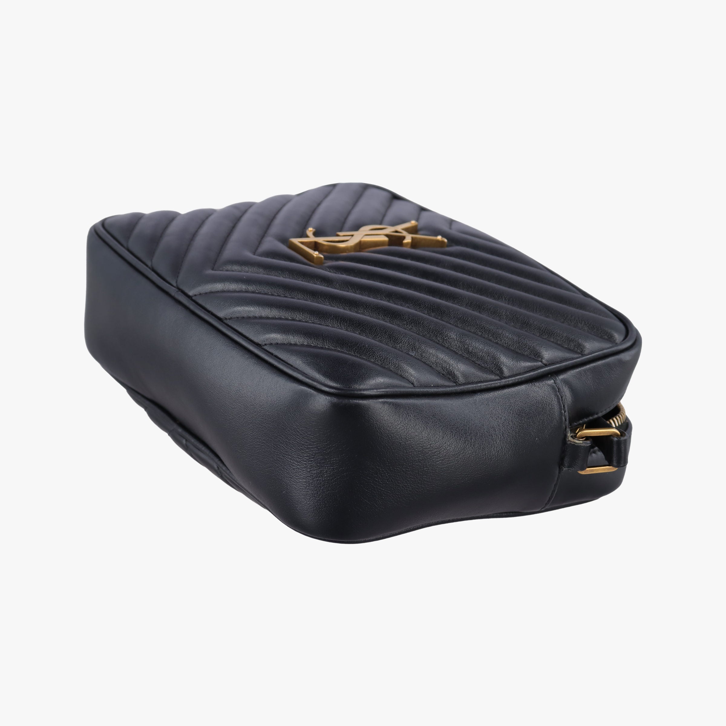 Secondhand Yves Saint Laurent LOU camera Black Leather 574494 shoulderbag | stylenewstar