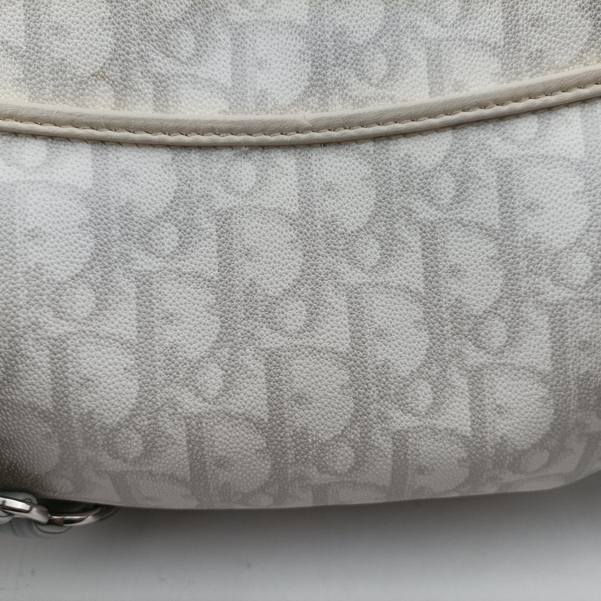Pre-owned Christian Dior Romantique Trotter White PVC coated canvas  shoulderbag | stylenewstar