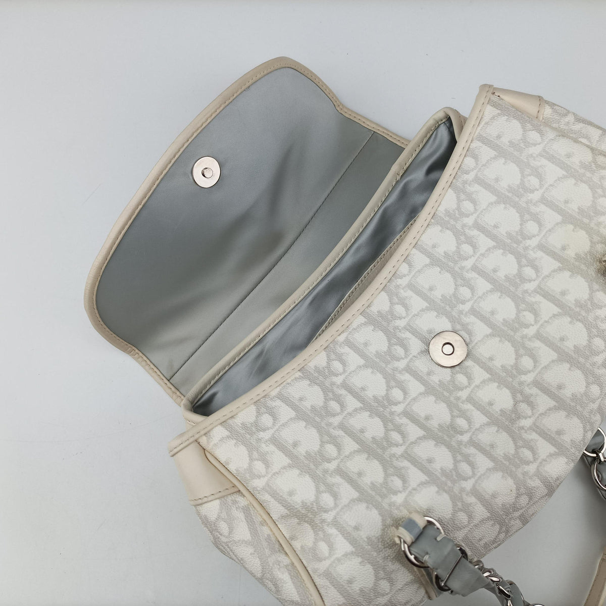 Secondhand Christian Dior Romantique Trotter White PVC coated canvas  shoulderbag | stylenewstar