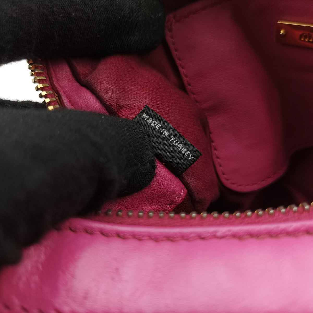 Secondhand Miu Miu MATELASSE Pink Leather  shoulderbag | stylenewstar