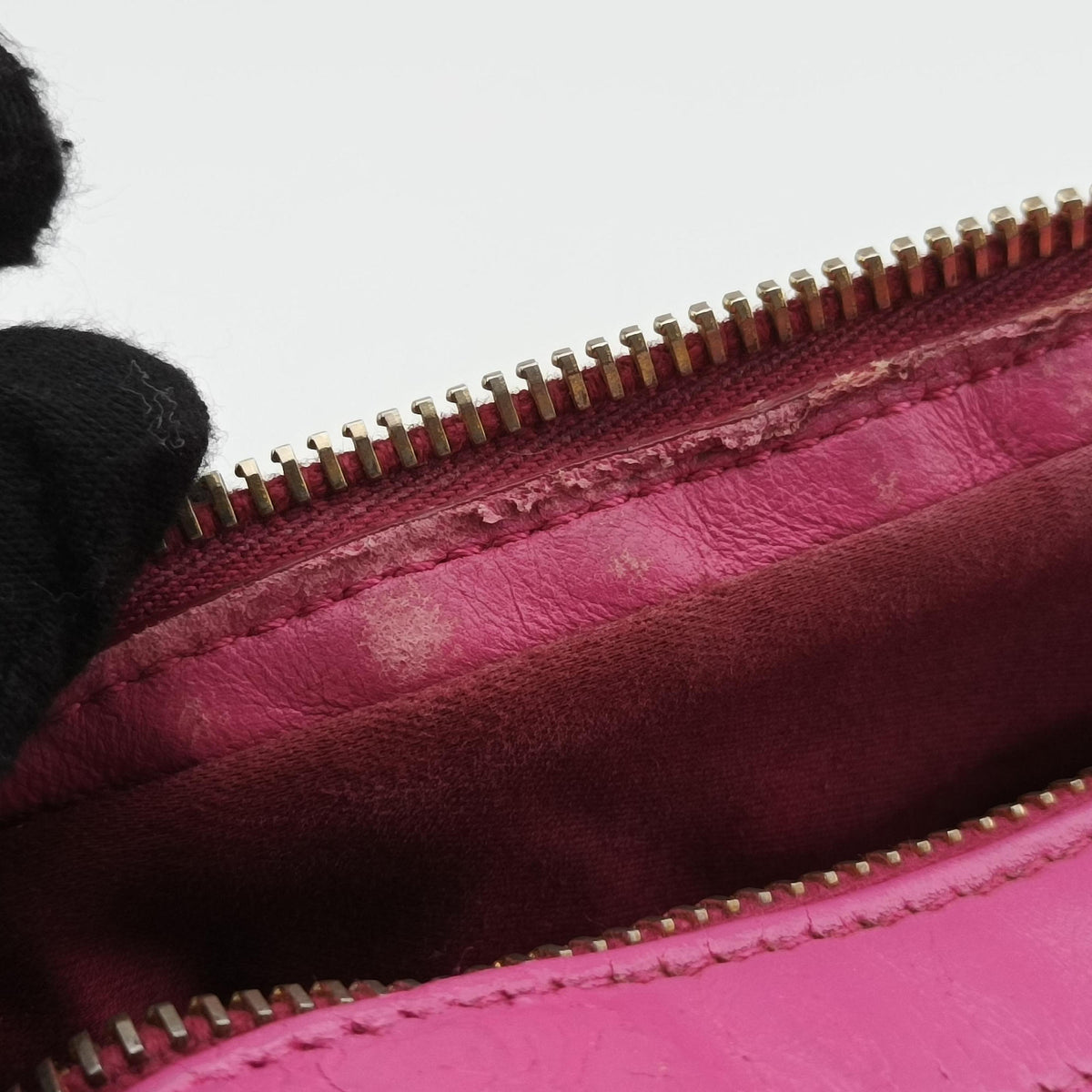 Secondhand Miu Miu MATELASSE Pink Leather  shoulderbag | stylenewstar