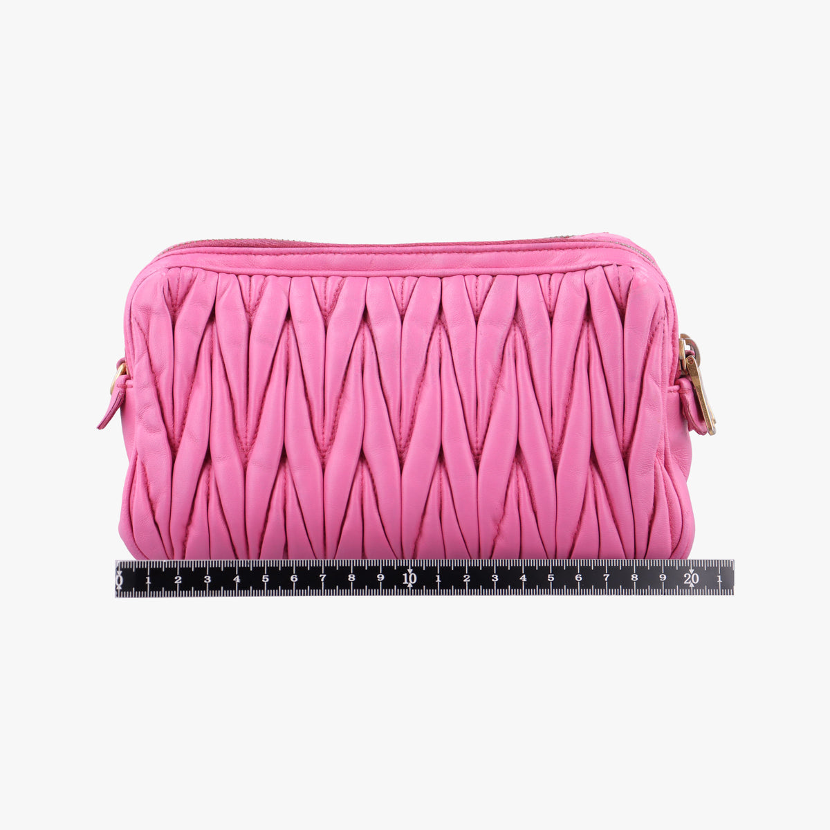 Secondhand Miu Miu MATELASSE Pink Leather  shoulderbag | stylenewstar