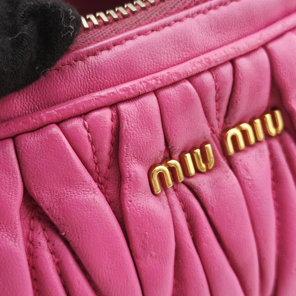 Secondhand Miu Miu MATELASSE Pink Leather  shoulderbag | stylenewstar
