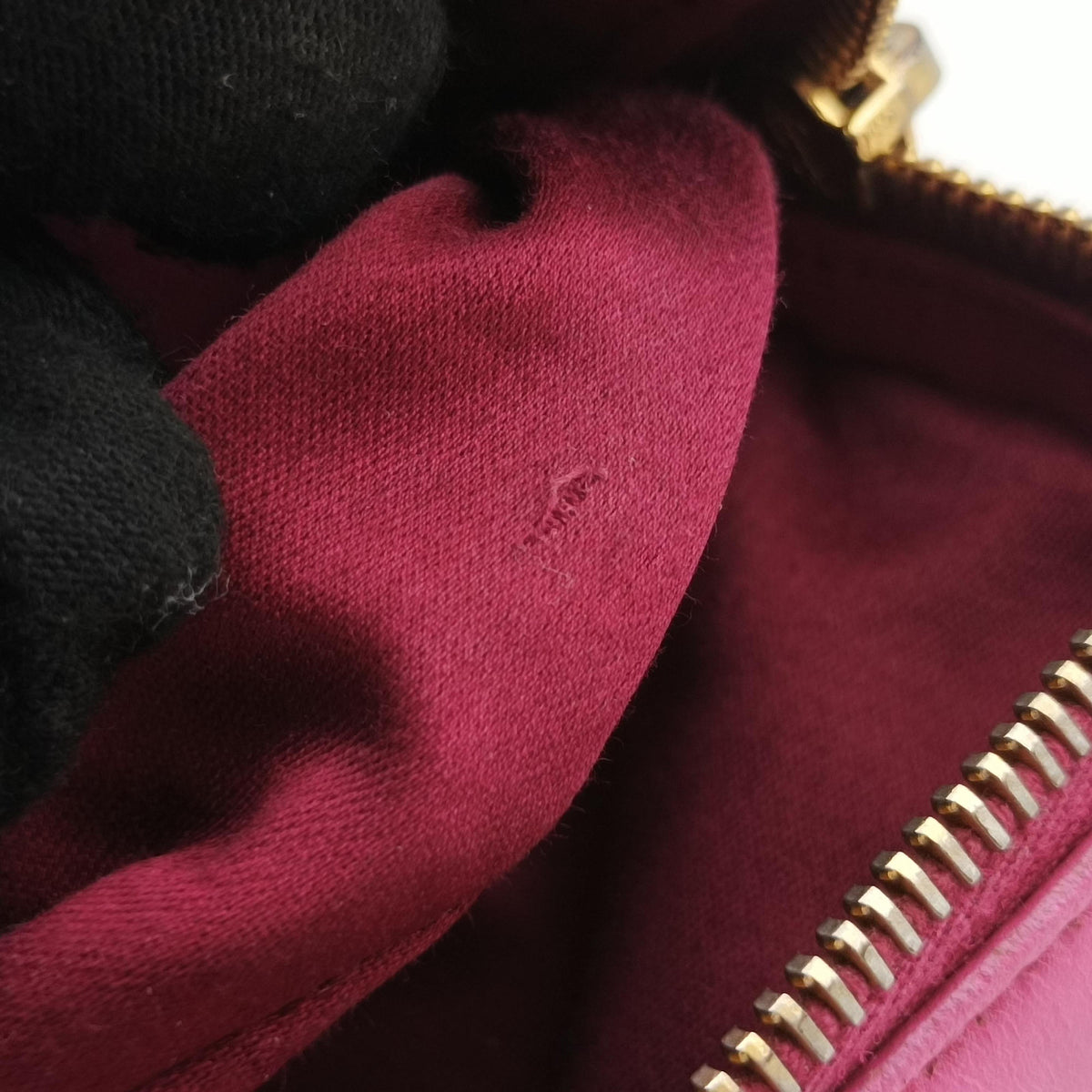 Secondhand Miu Miu MATELASSE Pink Leather  shoulderbag | stylenewstar