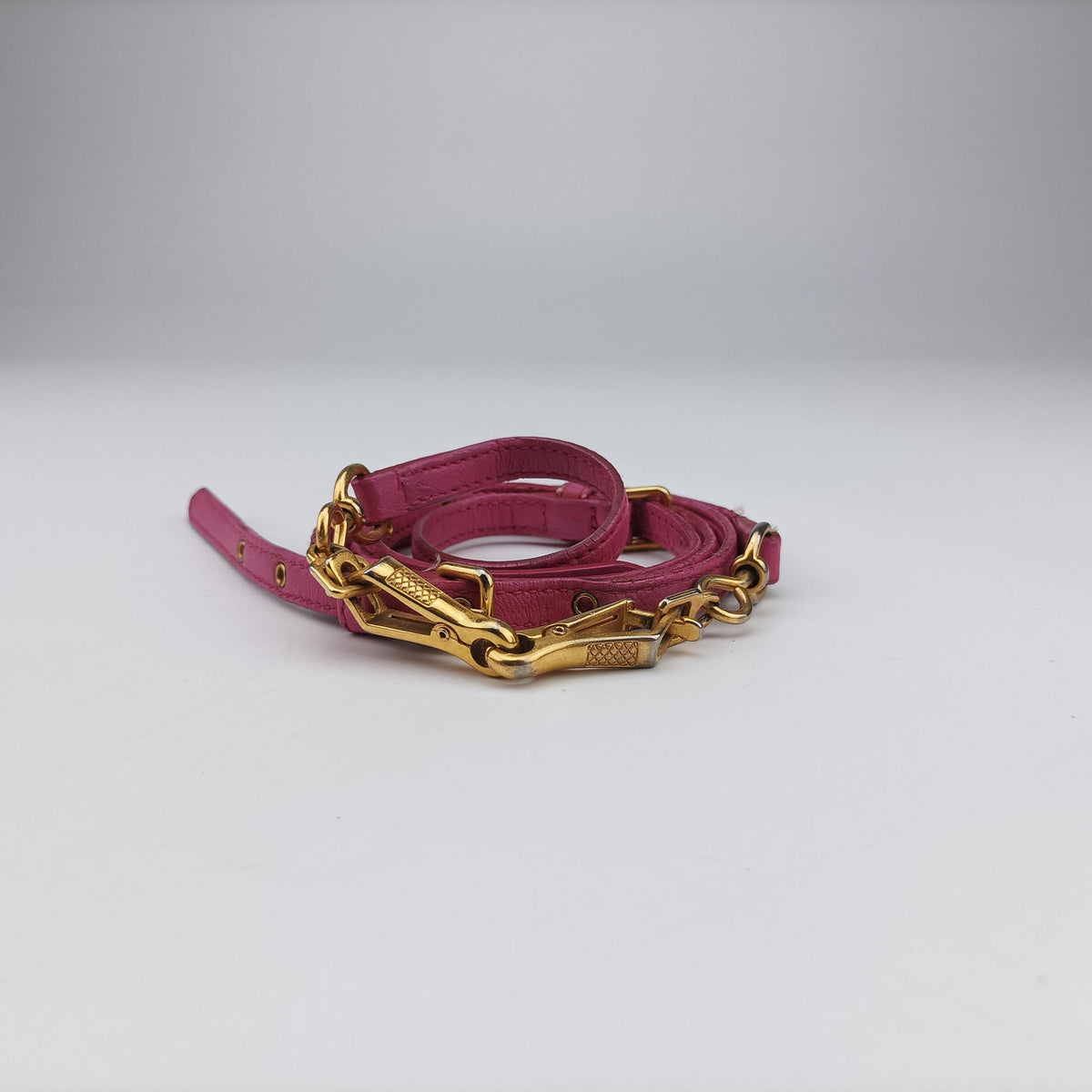 Secondhand Miu Miu MATELASSE Pink Leather  shoulderbag | stylenewstar