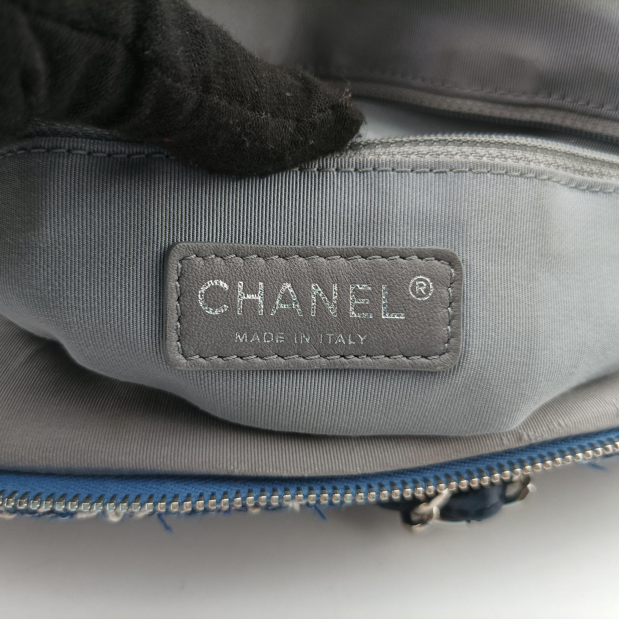 Secondhand Chanel Matelasse Blue leather A47984 shoulderbag | stylenewstar