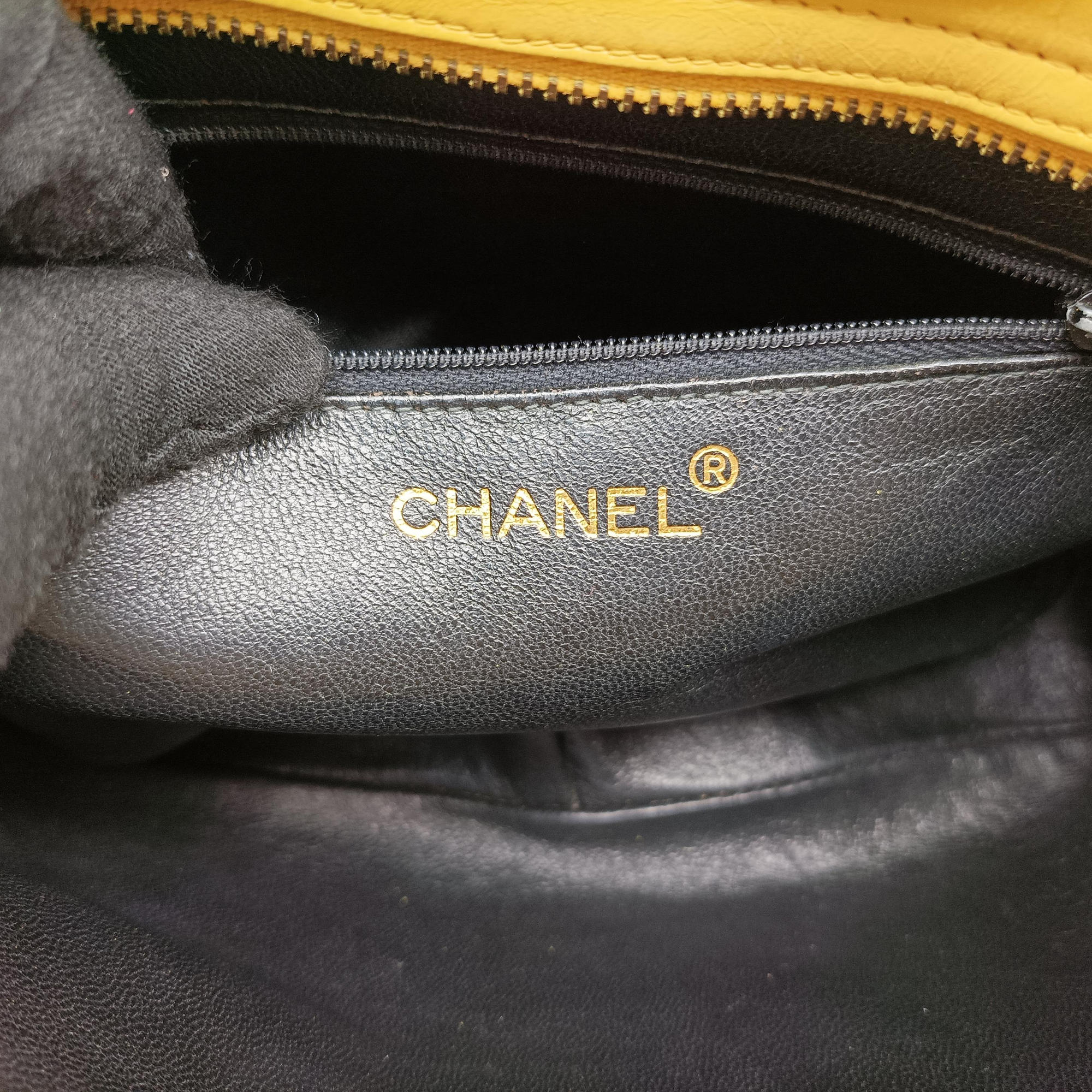 Pre-owned Chanel Matelasse Tassel Yellow lambskin  shoulderbag | stylenewstar