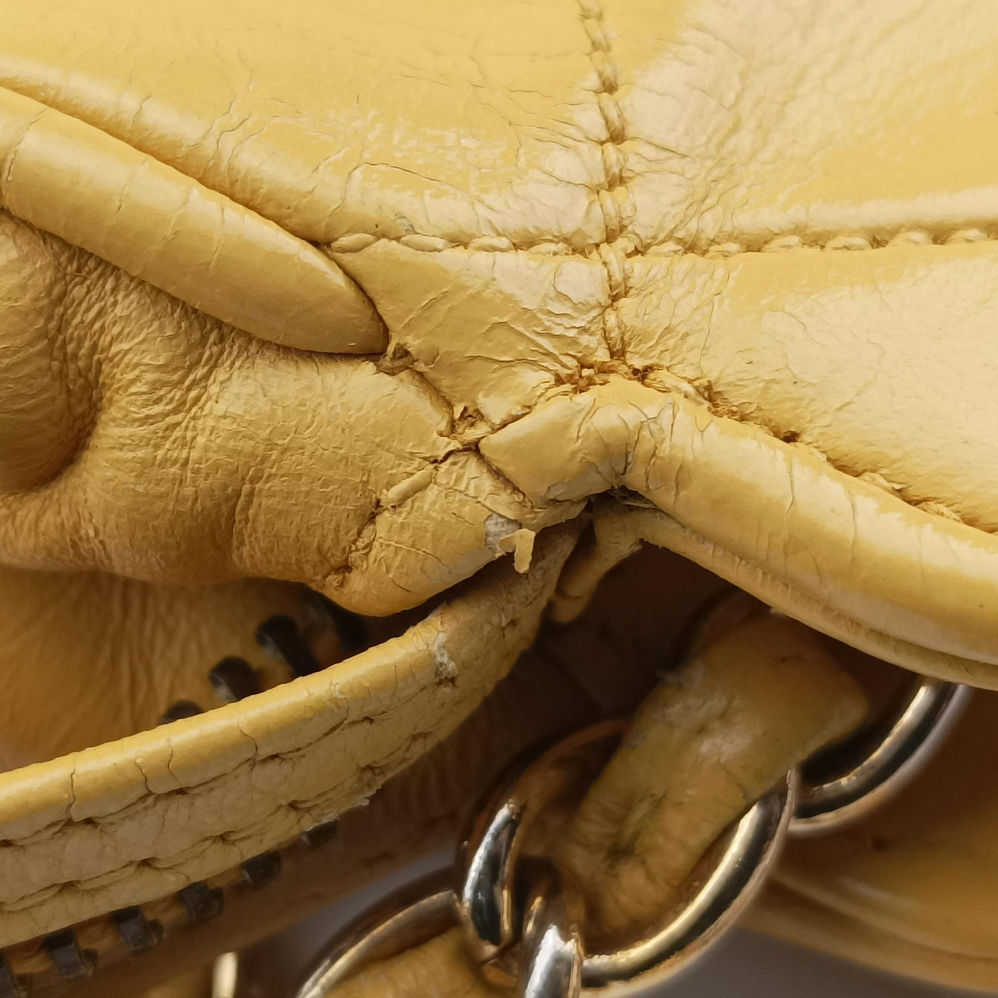 Pre-owned Chanel Matelasse Tassel Yellow lambskin  shoulderbag | stylenewstar