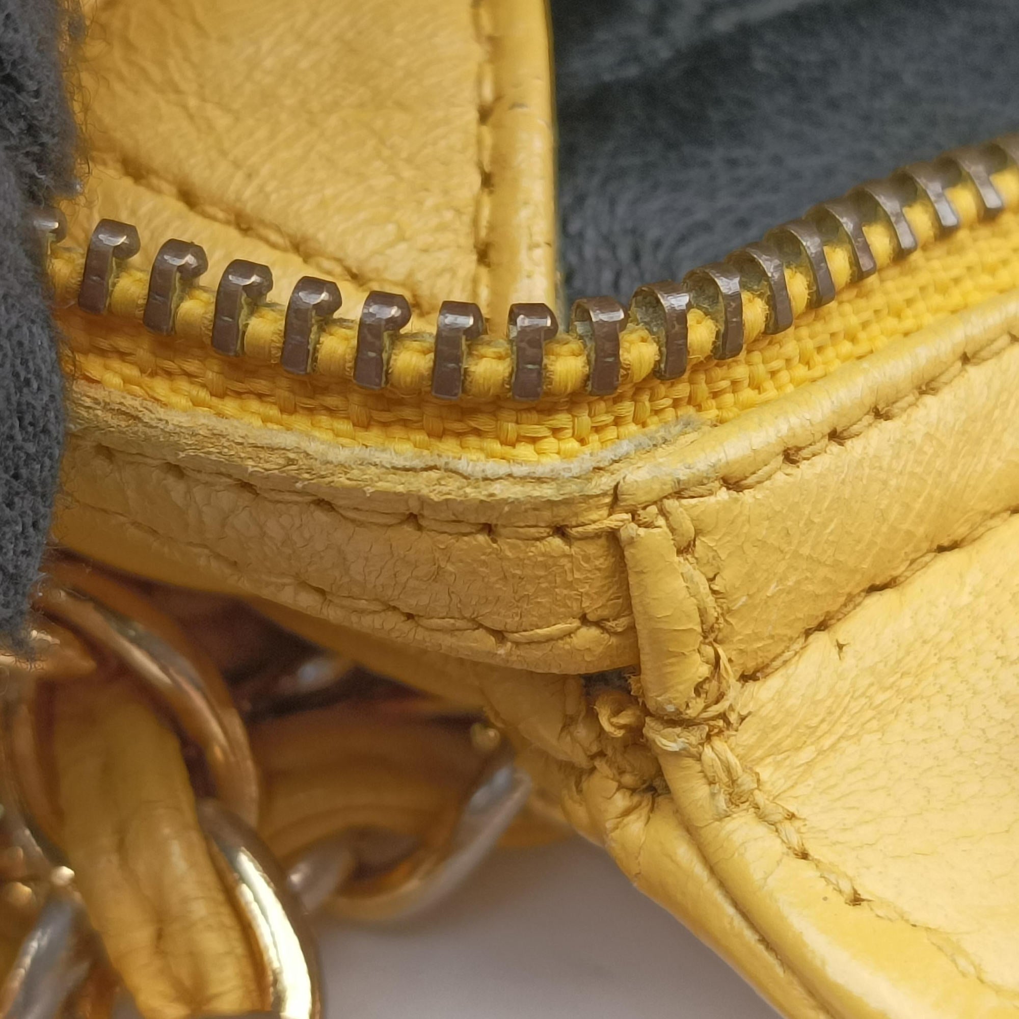 Pre-owned Chanel Matelasse Tassel Yellow lambskin  shoulderbag | stylenewstar