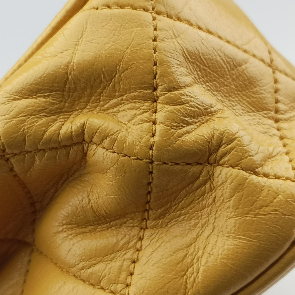 Pre-owned Chanel Matelasse Tassel Yellow lambskin  shoulderbag | stylenewstar