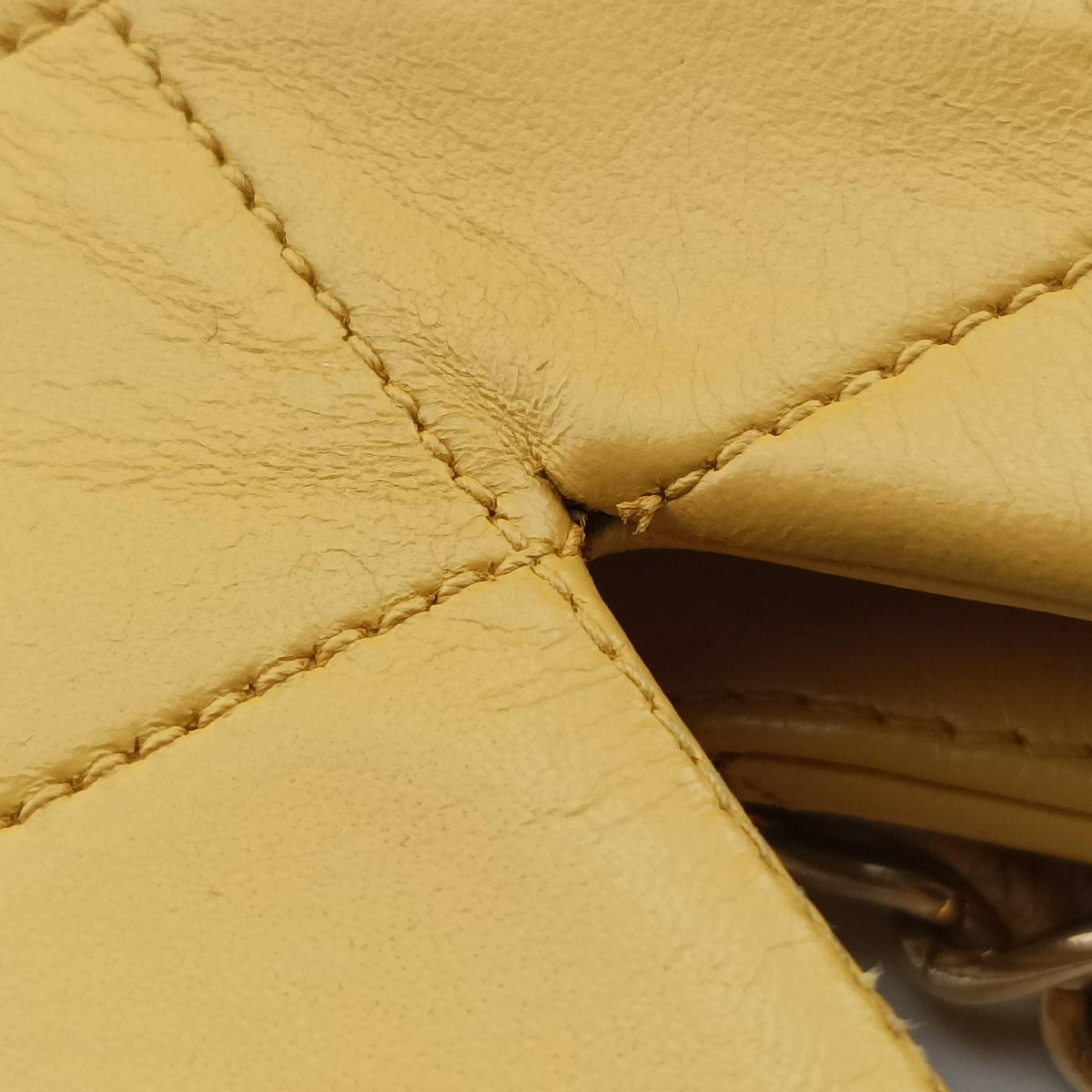 Pre-owned Chanel Matelasse Tassel Yellow lambskin  shoulderbag | stylenewstar