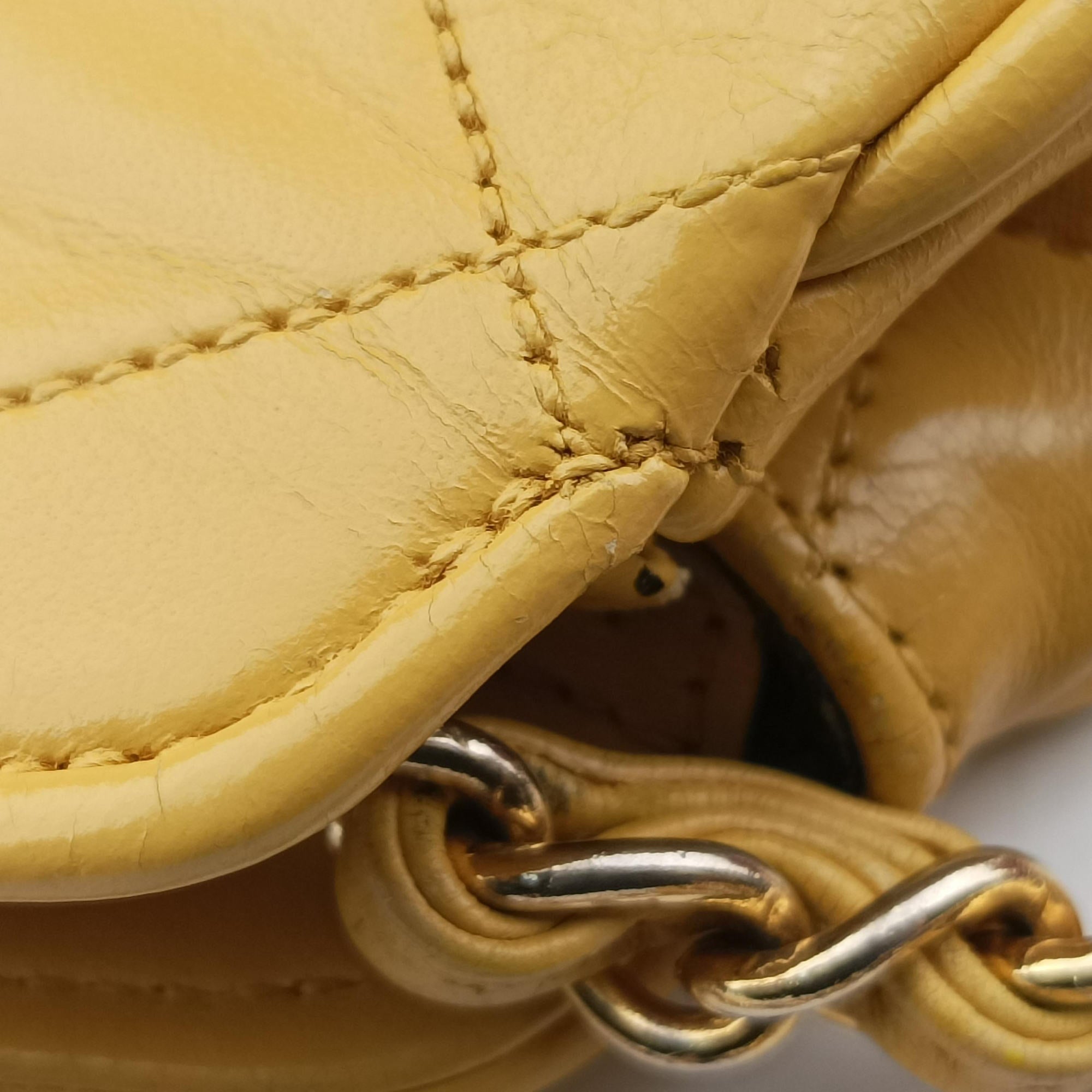 Pre-owned Chanel Matelasse Tassel Yellow lambskin  shoulderbag | stylenewstar
