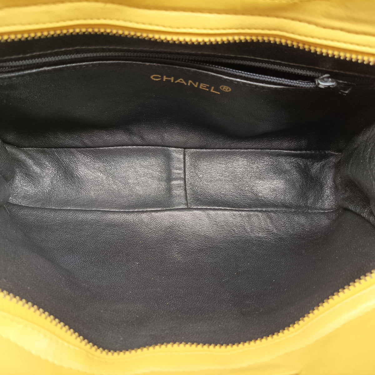 Pre-owned Chanel Matelasse Tassel Yellow lambskin  shoulderbag | stylenewstar