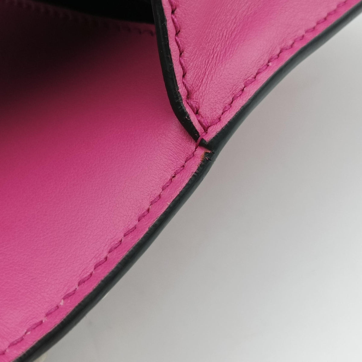 Pre-owned Prada Cahier pink×Black Leather 1BH018 shoulderbag | stylenewstar