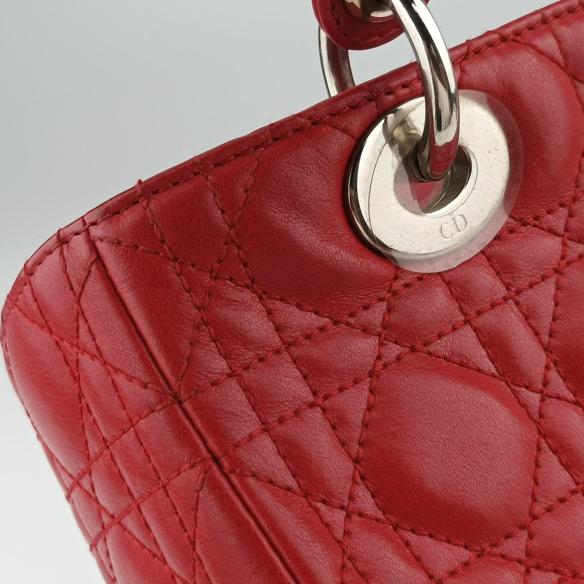 Pre-owned Christian Dior Lady Dior Red lambskin  shoulderbag | stylenewstar