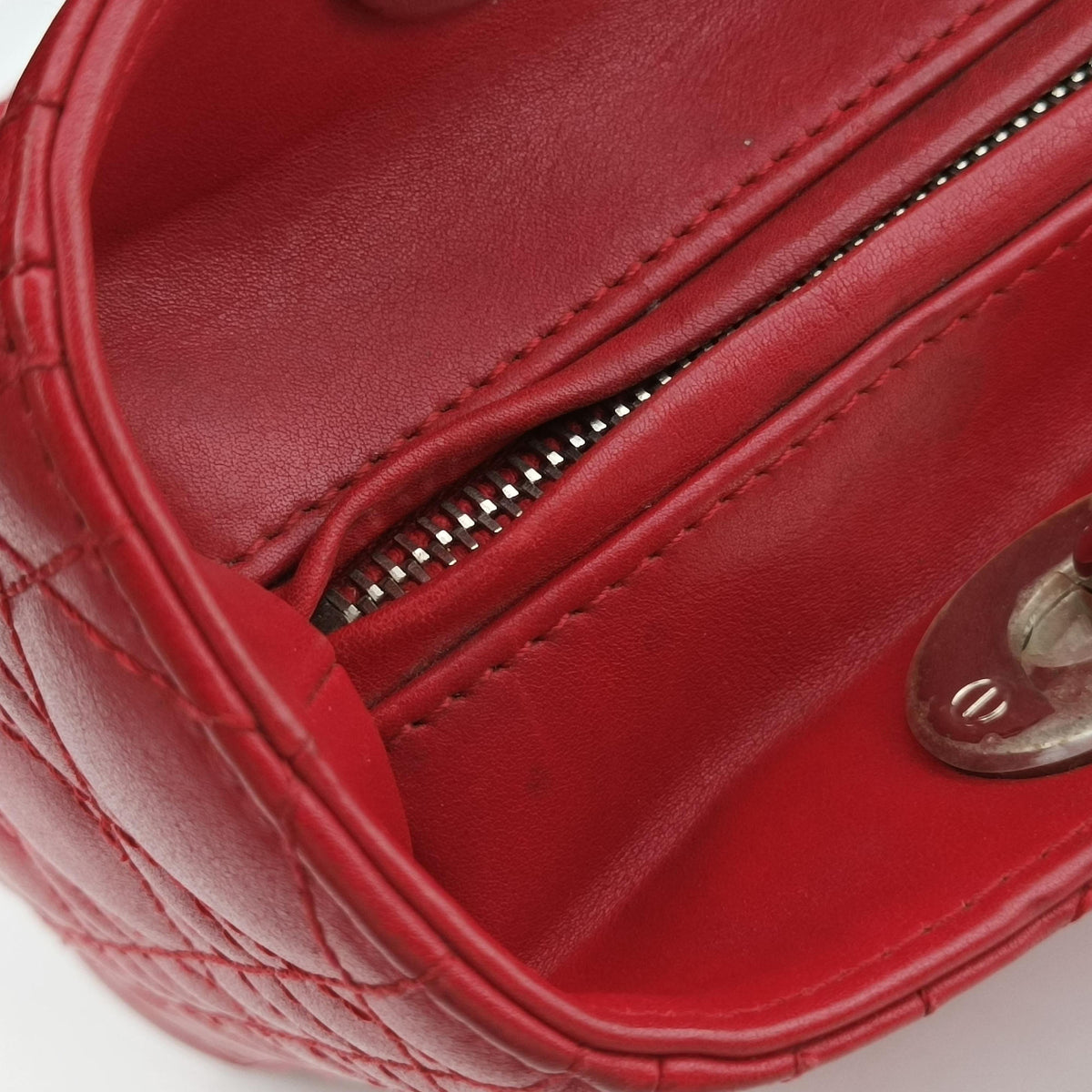 Pre-owned Christian Dior Lady Dior Red lambskin  shoulderbag | stylenewstar