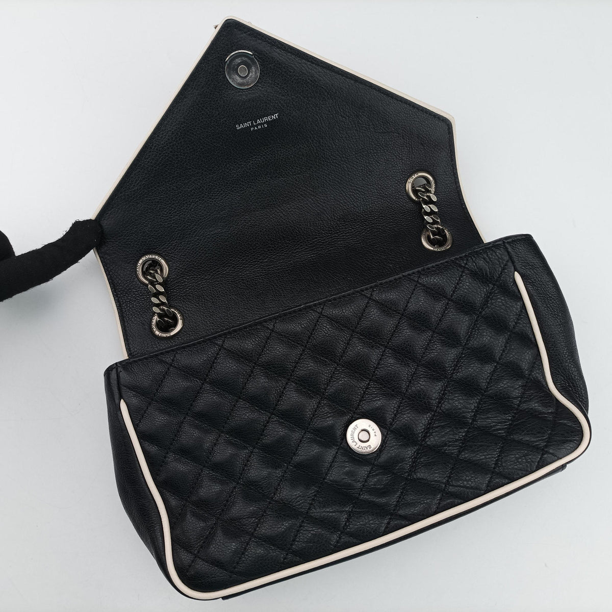 Pre-owned Yves Saint Laurent ENVELOPE Black×White Leather 428125 shoulderbag | stylenewstar