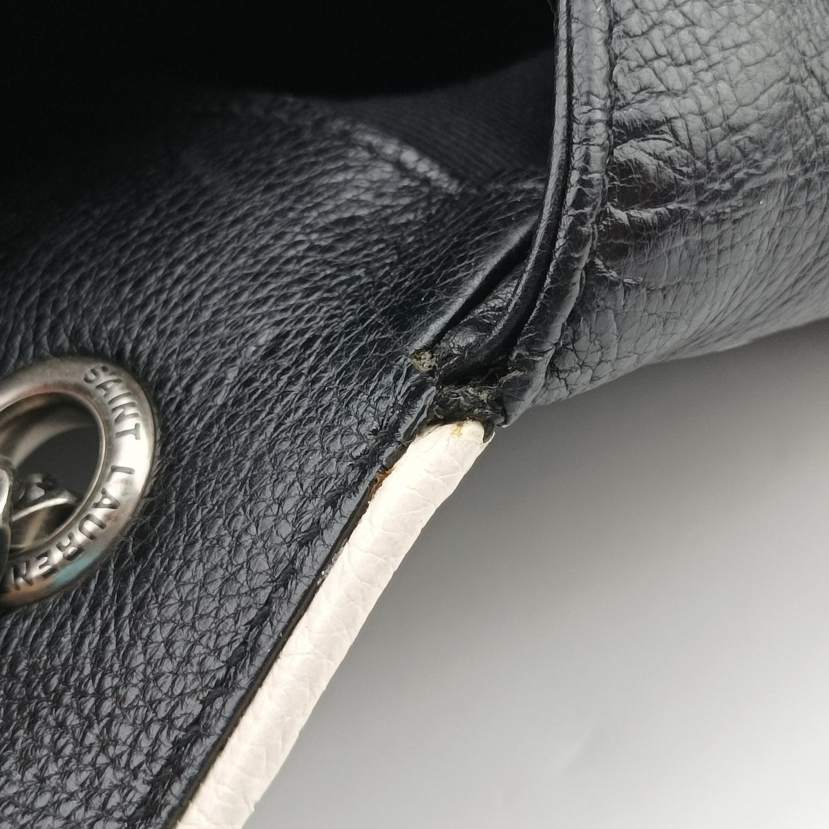 Pre-owned Yves Saint Laurent ENVELOPE Black×White Leather 428125 shoulderbag | stylenewstar