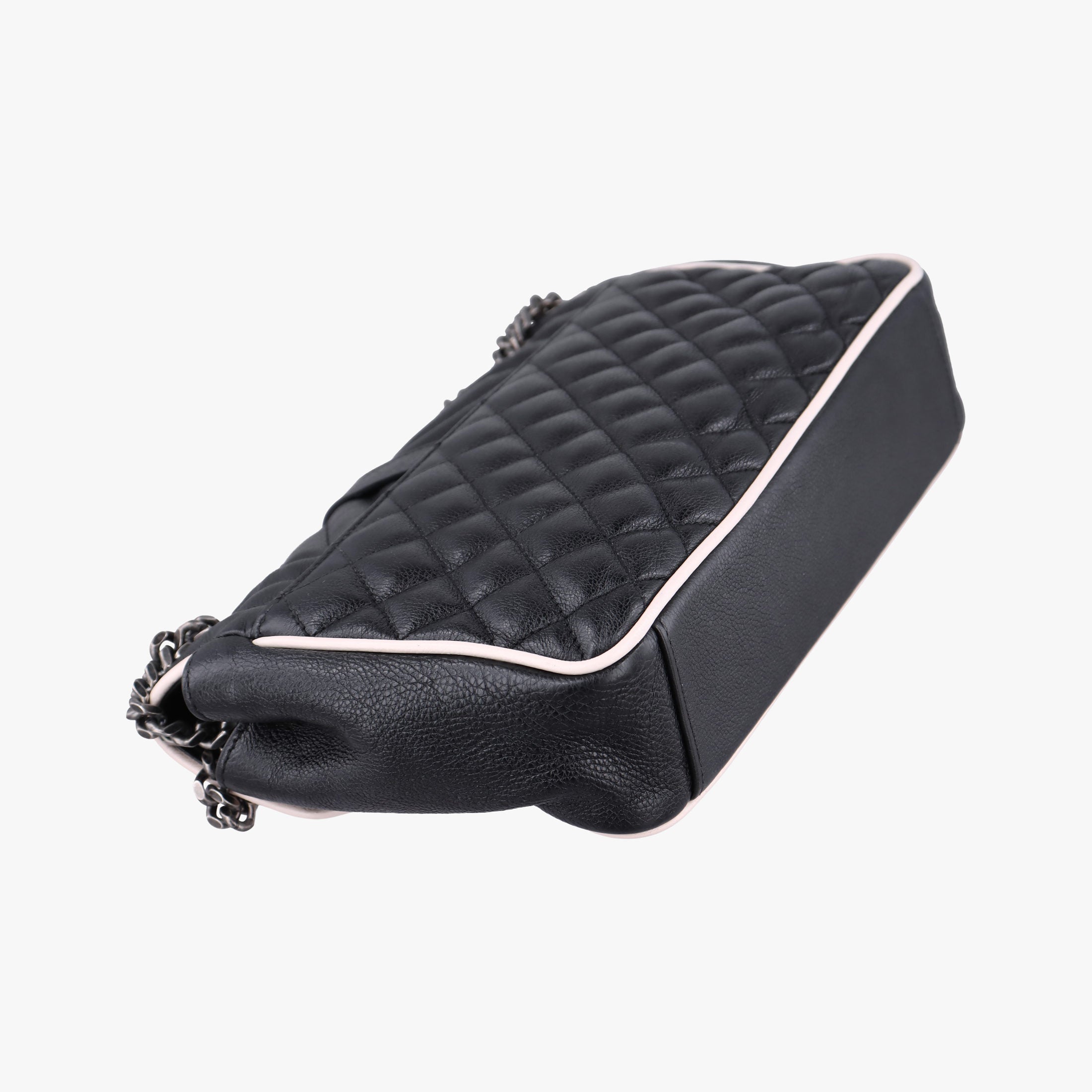 Pre-owned Yves Saint Laurent ENVELOPE Black×White Leather 428125 shoulderbag | stylenewstar