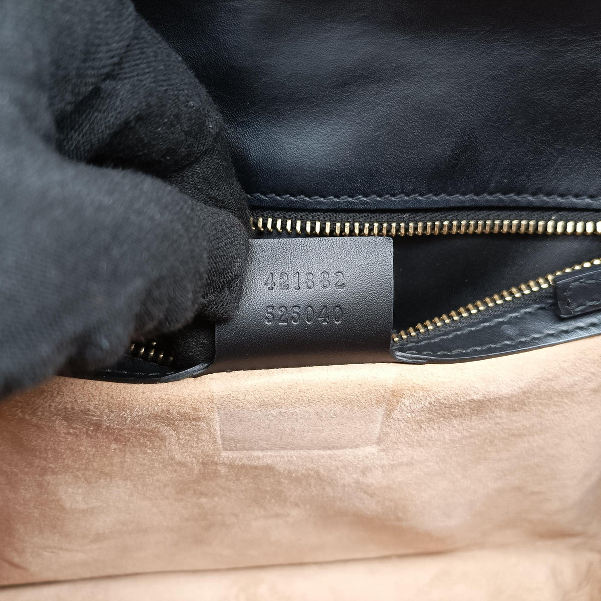 Pre-owned Gucci Sylvie Black Leather 421882 shoulderbag | stylenewstar