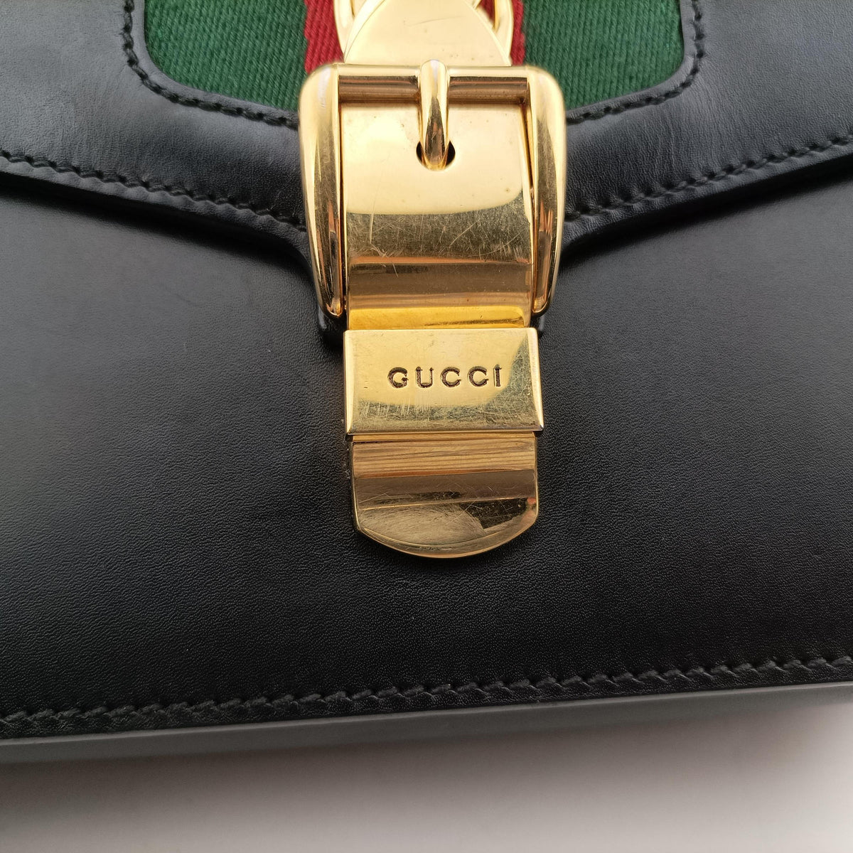 Pre-owned Gucci Sylvie Black Leather 421882 shoulderbag | stylenewstar