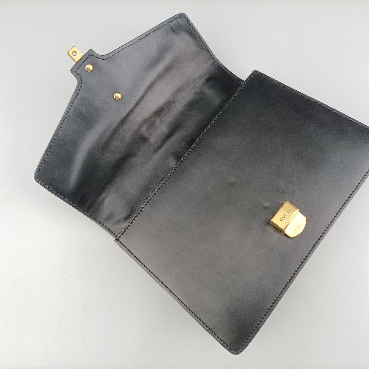 Pre-owned Gucci Sylvie Black Leather 421882 shoulderbag | stylenewstar