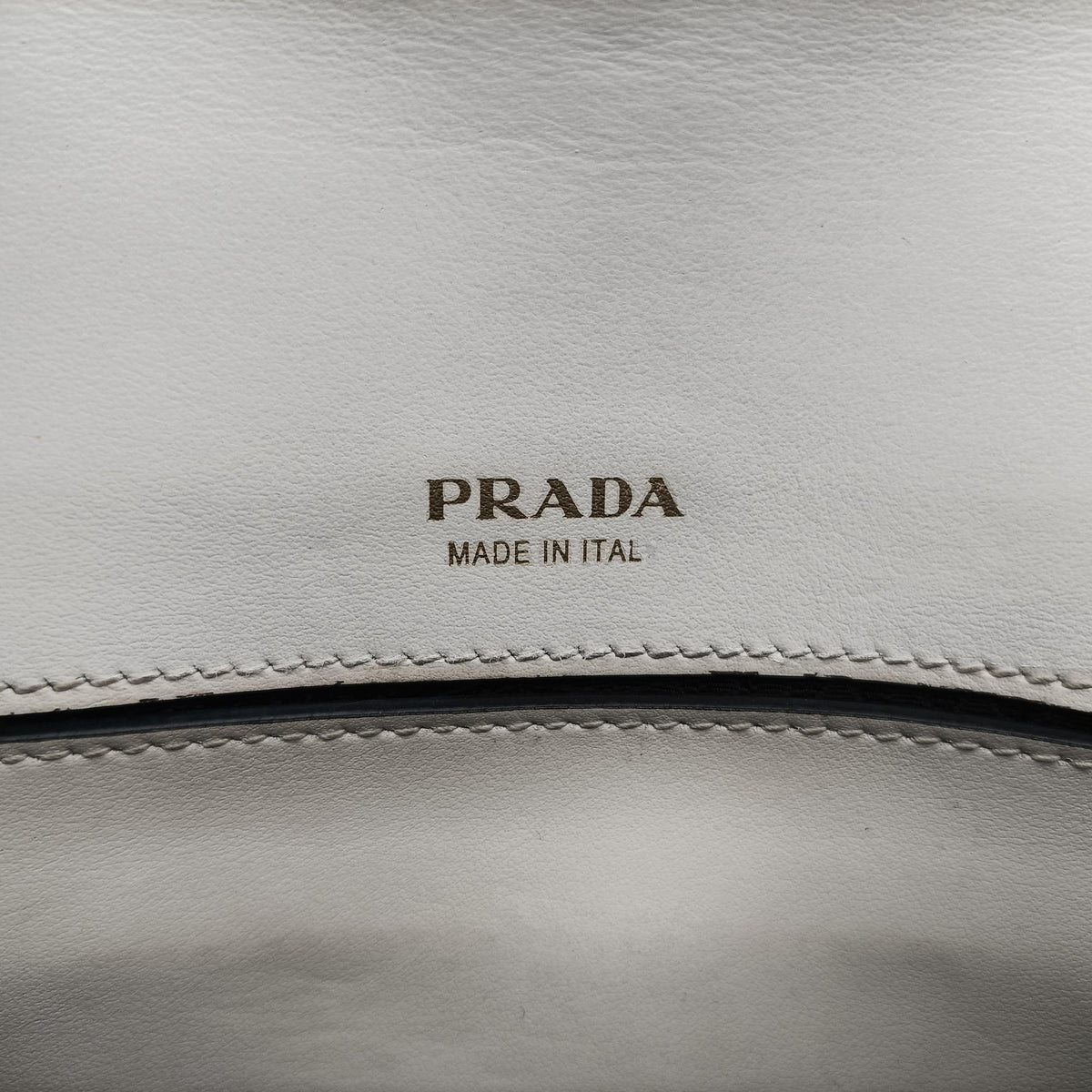 Vintage Prada Cahier White Leather×SAFFIANO Leather 1BL004 shoulderbag | stylenewstar